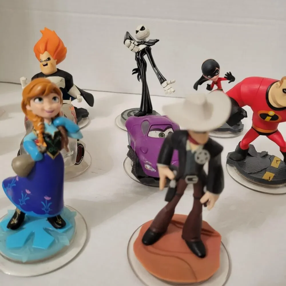 Lot Of 13 DISNEY INFINITY FIGURES for Video Game